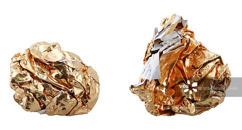 白色背景上的揉皱纸团图片素材