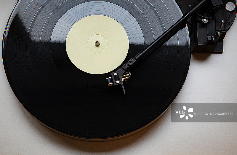 转盘和黑胶唱片图片素材