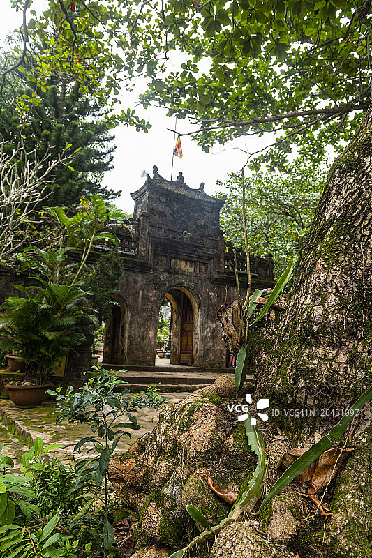 越南岘港大理石山的老石门图片素材