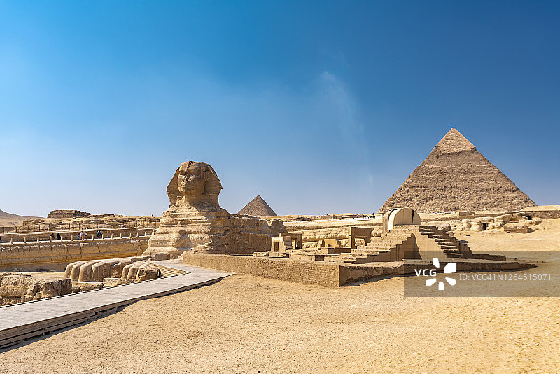 埃及吉萨省吉萨吉萨狮身人面像和吉萨金字塔图片素材
