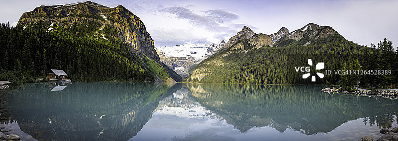 加拿大班夫路易斯湖图片素材