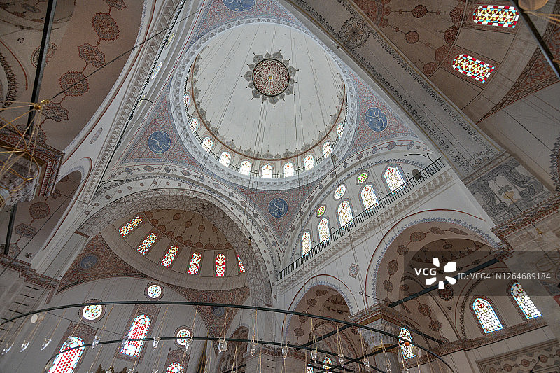 土耳其伊斯坦布尔法蒂赫区的巴耶济德二世清真寺图片素材