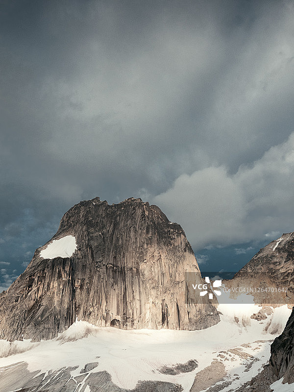 布加布冰川省立公园雷暴天气下的壮丽天空图片素材