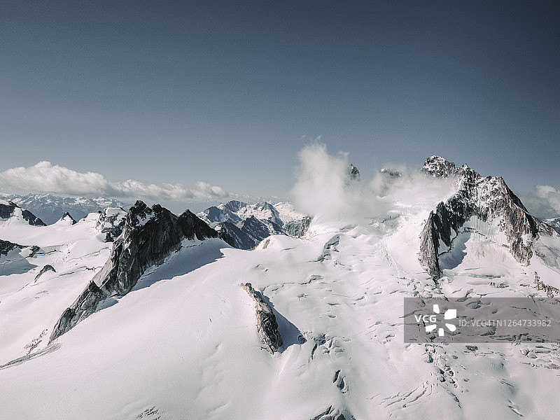 布加布山脉全景照片图片素材