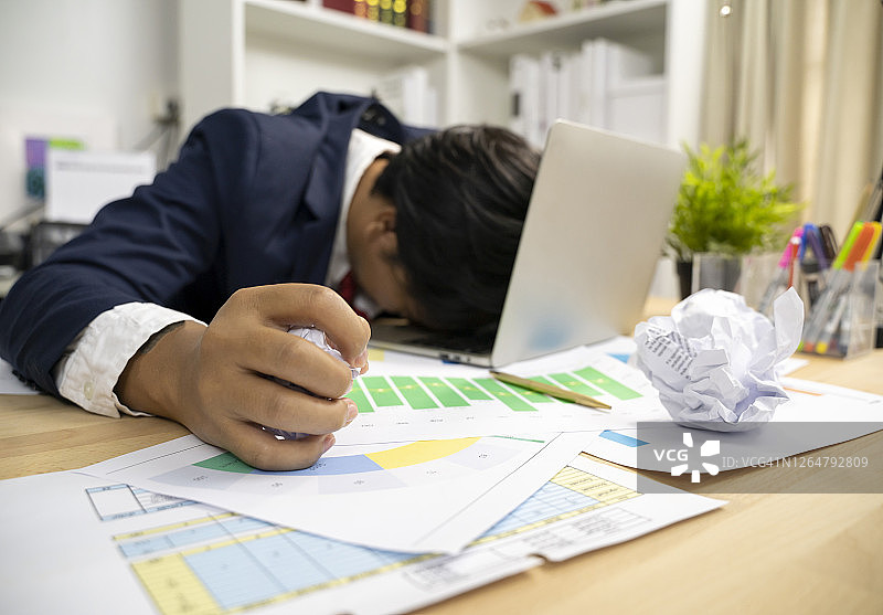 压力大的商人图片素材