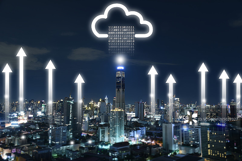 城市景观与数据云端全息图图片素材