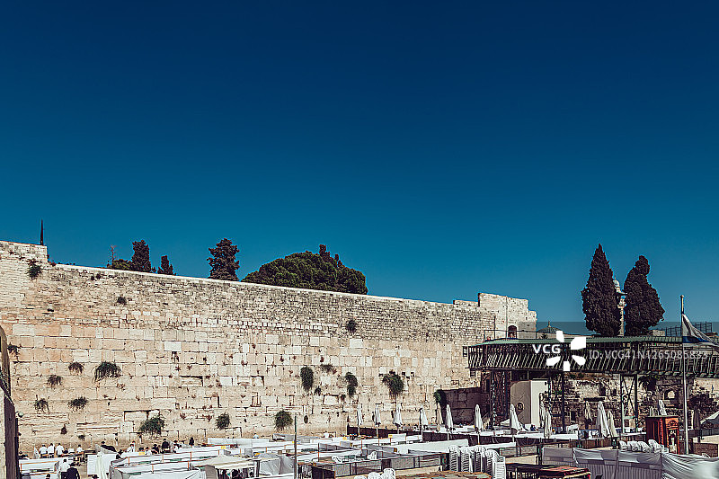 蓝天下的西墙图片素材