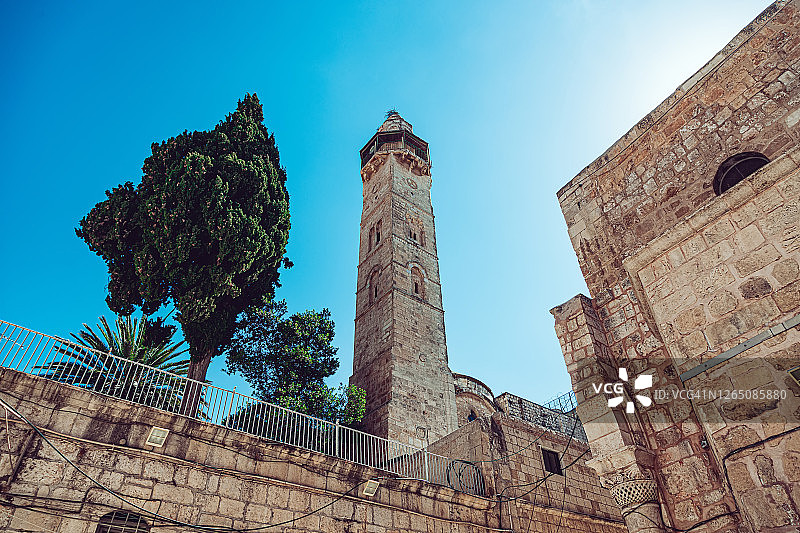 耶路撒冷老城中午的尖塔图片素材