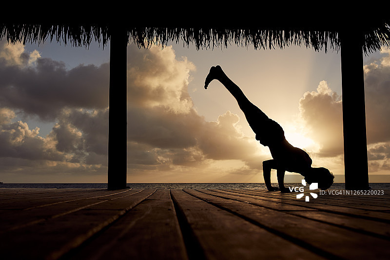 伯利兹的早晨瑜伽图片素材