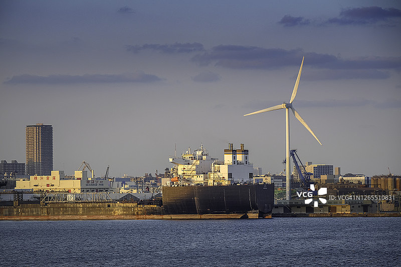 日本横滨傍晚的横滨港口景观图片素材