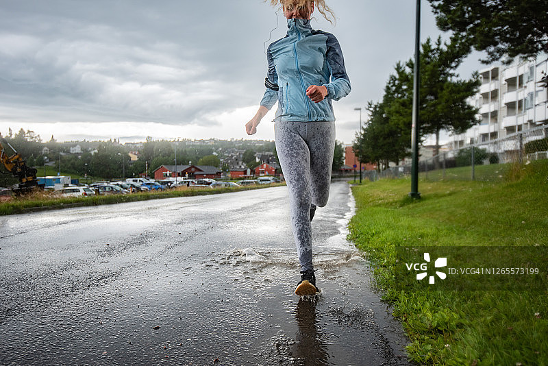 运动员跑步图片素材