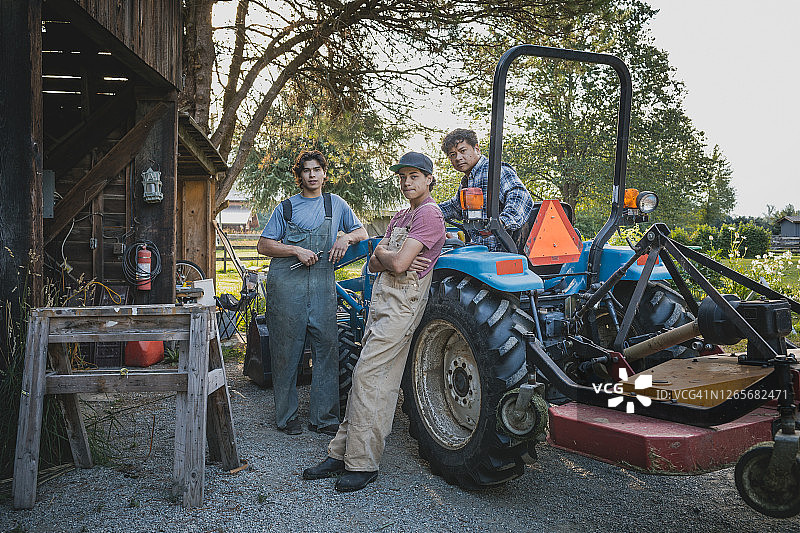 农民家庭 портрет图片素材