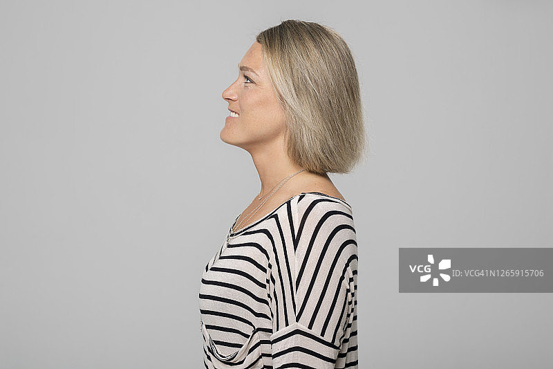 中年妇女侧视图图片素材