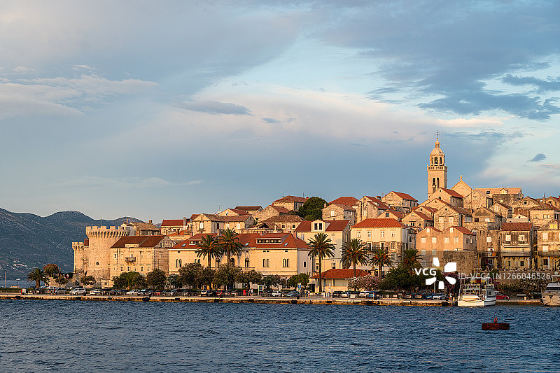 克罗地亚科尔丘拉老城亚得里亚海日落景观图片素材