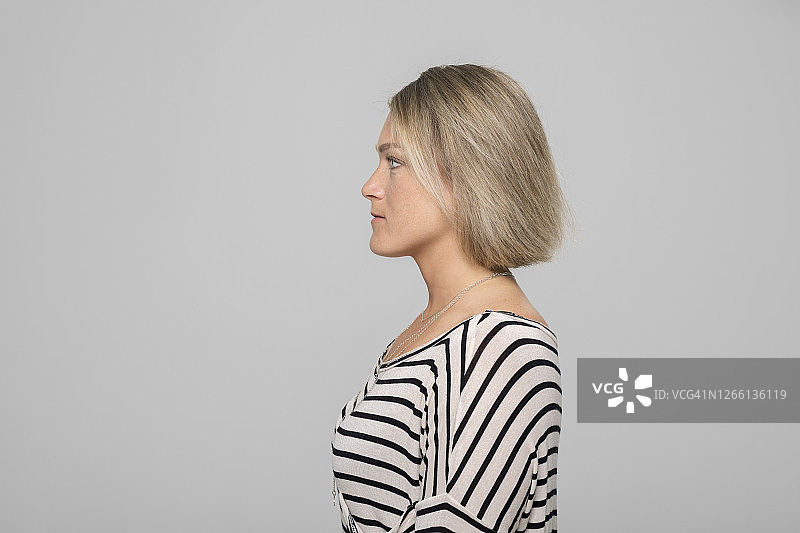 中年妇女侧视图图片素材