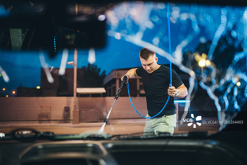 自助洗车服务图片素材