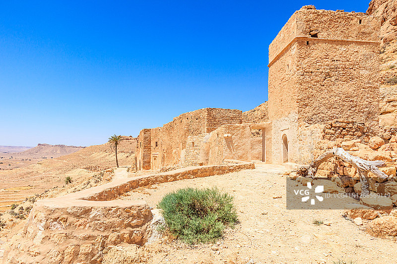 突尼斯塔塔温省杜伊雷特废弃的柏柏尔村庄图片素材