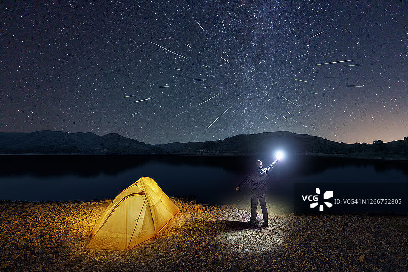 在英仙座流星雨下 - 塔拉韦沼泽 - 西班牙阿尔瓦塞特图片素材