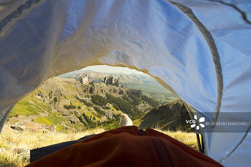 登山徒步者和露营者图片素材