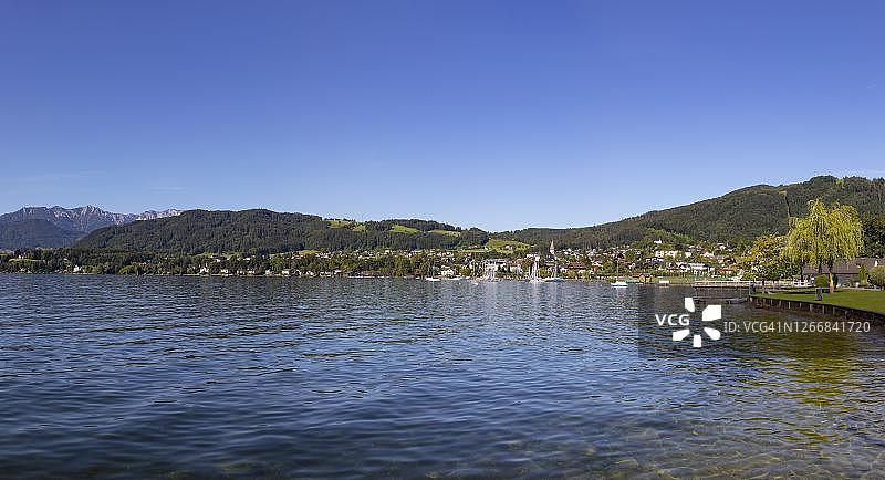 奥地利上奥地利州特劳恩湖和阿尔特明斯特全景图片素材