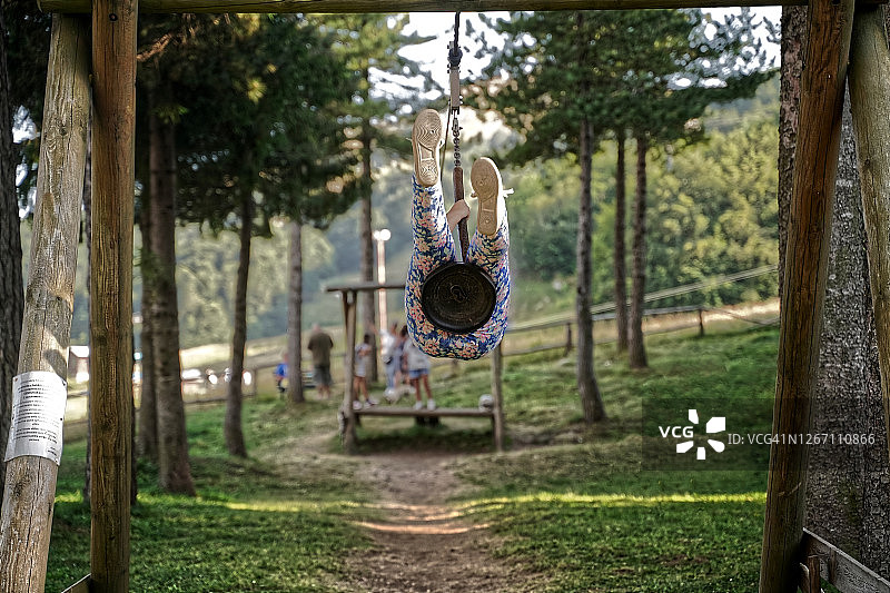 坎皮泰洛马泰塞儿童滑索体验图片素材