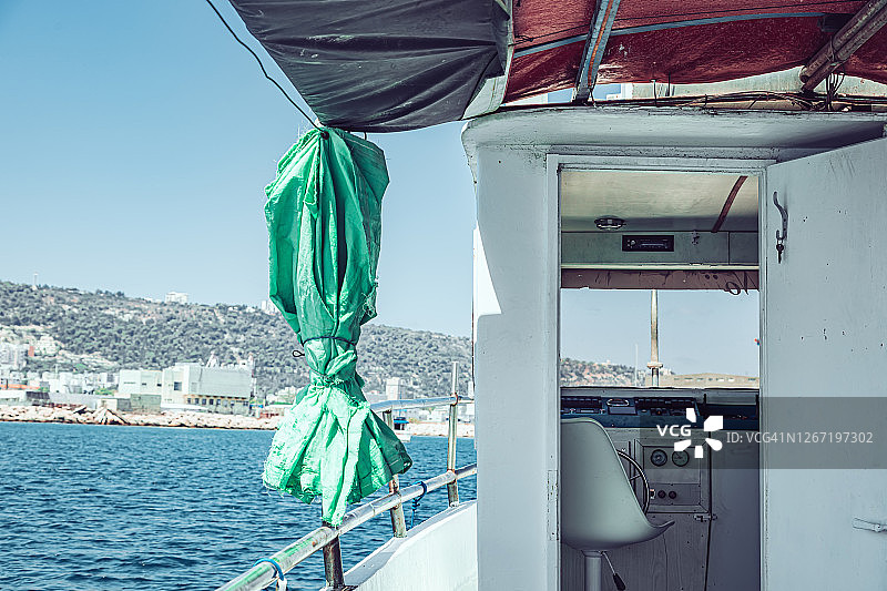 渔船与海法远景图片素材