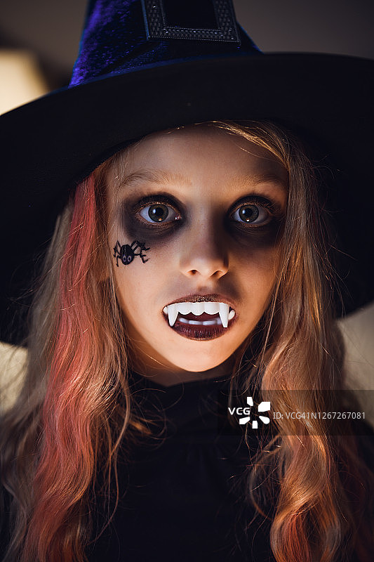 小女巫图片素材