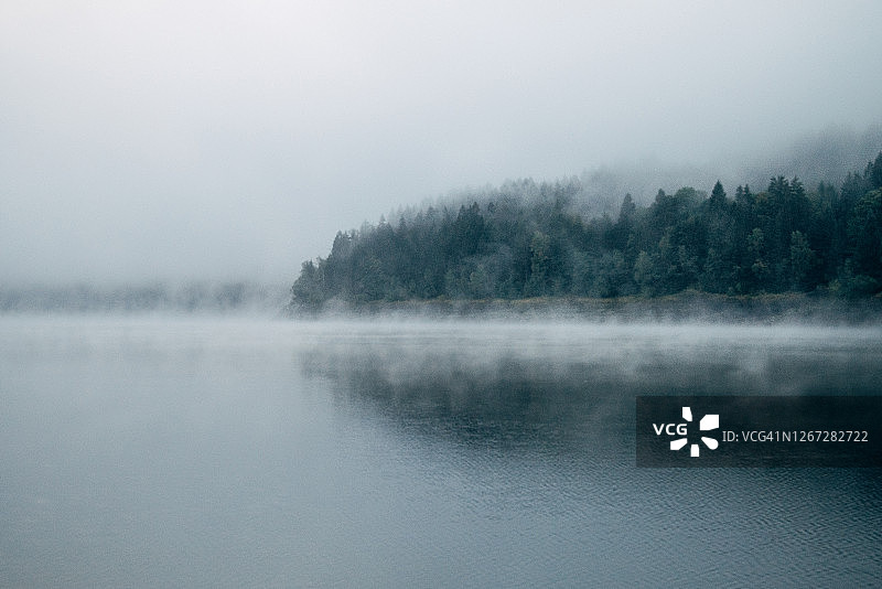 哈尔茨山区的水坝图片素材