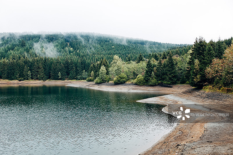 哈尔茨山区的水坝图片素材