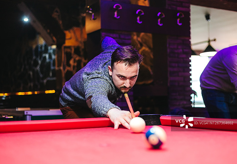 击打母球图片素材