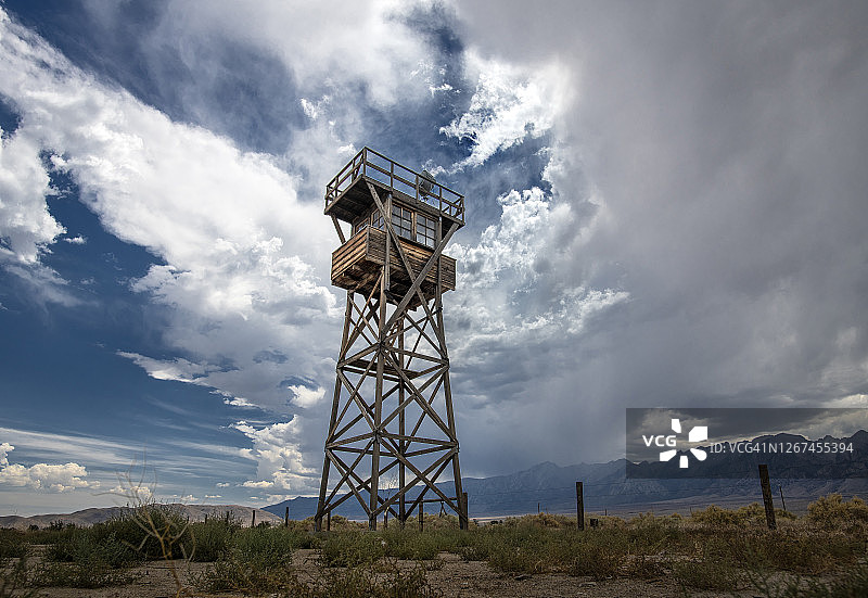 曼扎纳战时安置中心的警卫塔图片素材
