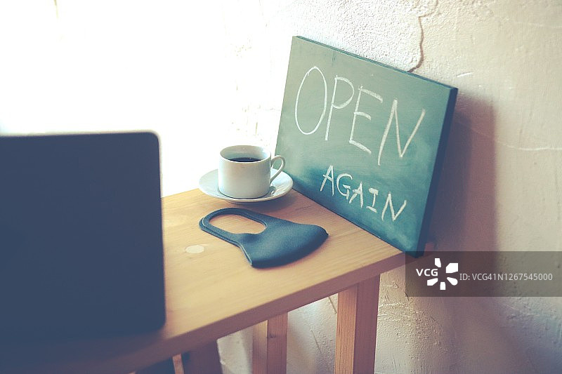 咖啡馆的新常态图片素材