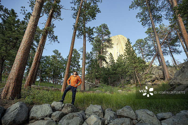 魔鬼塔的环境人像图片素材