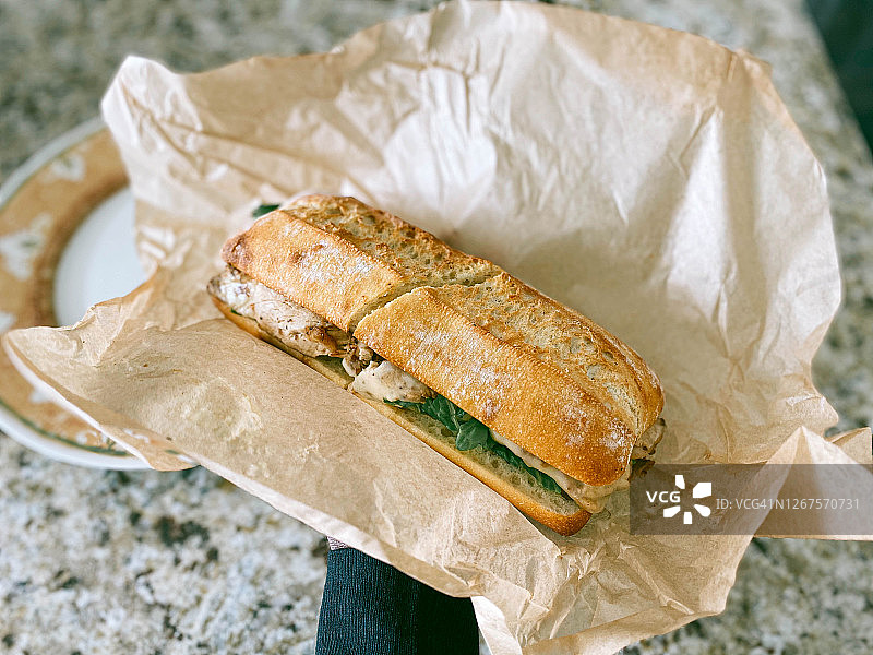烤法棍鸡肉三明治图片素材