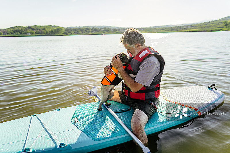 与最好的朋友享受夏天图片素材