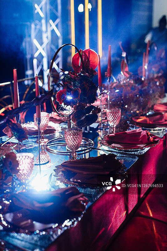 黑色桌面装饰摄影图片素材