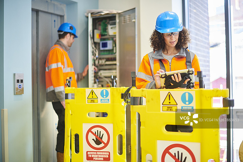 电梯工程师图片素材