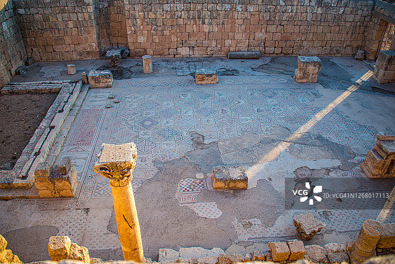 科斯马斯和达米安教堂的马赛克地面，格拉萨古希腊罗马城市遗址，约旦北部安曼图片素材