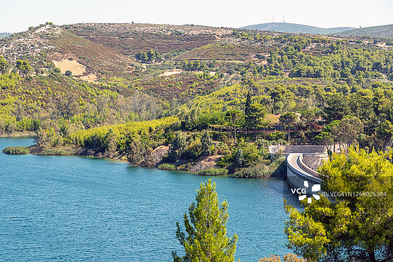 希腊雅典附近的马拉松湖水坝图片素材