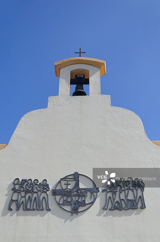 西班牙拉科鲁尼亚救助圣母教堂钟楼图片素材