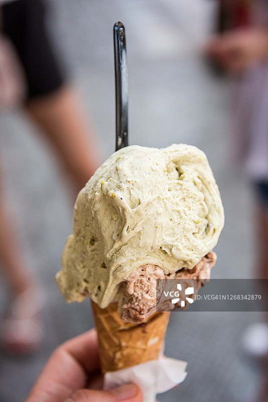 开心果巧克力冰淇淋图片素材