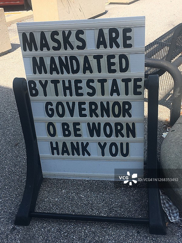 新冠疫情期间的百货商店标志图片素材