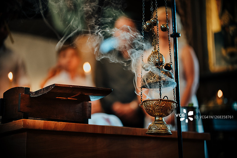 悬挂的东正教焚香炉图片素材