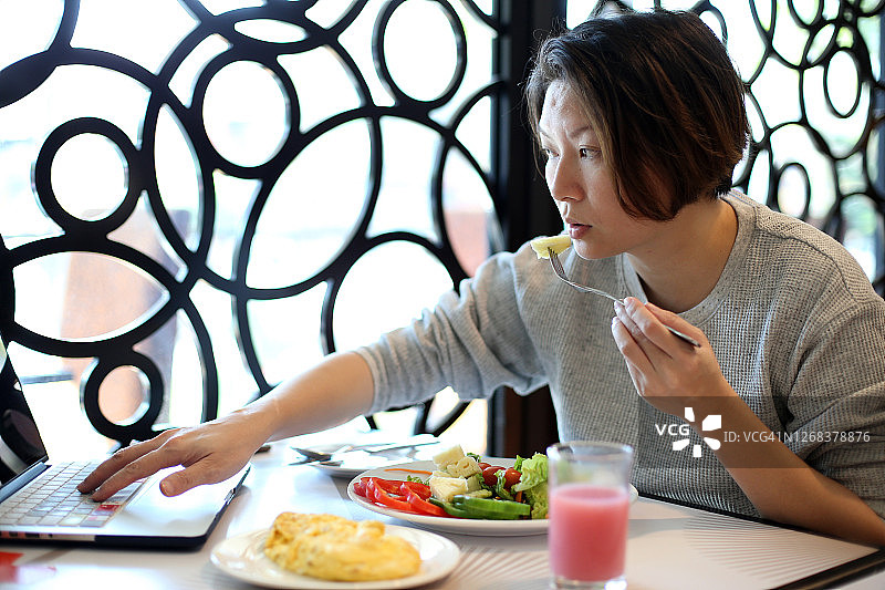 健康的自助早餐图片素材