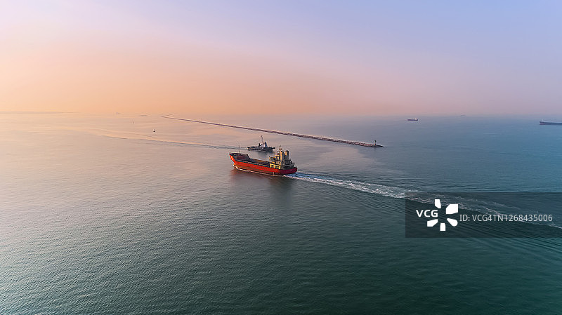 集装箱货轮航拍图片素材