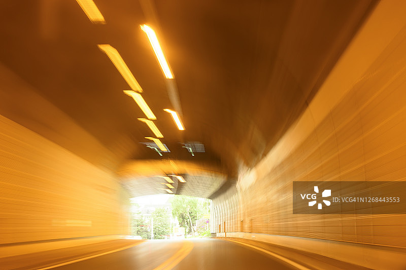 隧道出口的动态图片素材