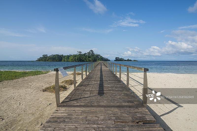 赤道几内亚比奥科岛锡波波奥拉西奥岛桥梁图片素材