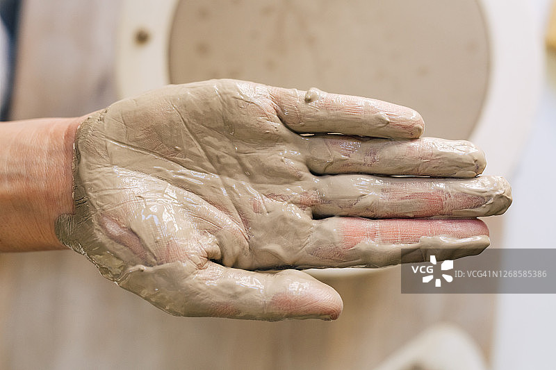 陶工的手图片素材