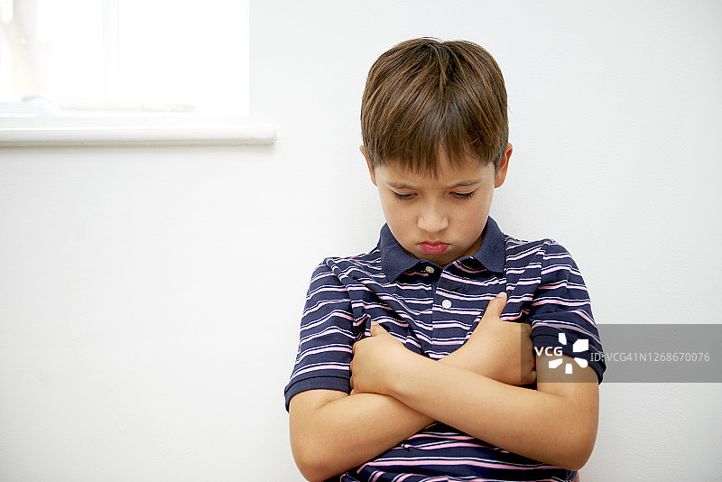 遇到麻烦的男学生图片素材