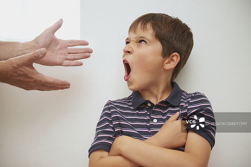 患有自闭症的男孩图片素材
